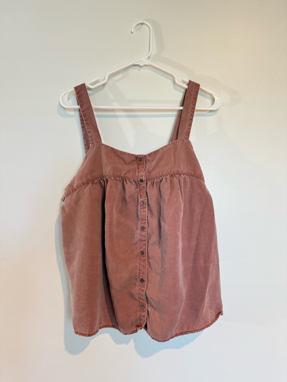 Old Navy No Peak Cami Tank Top